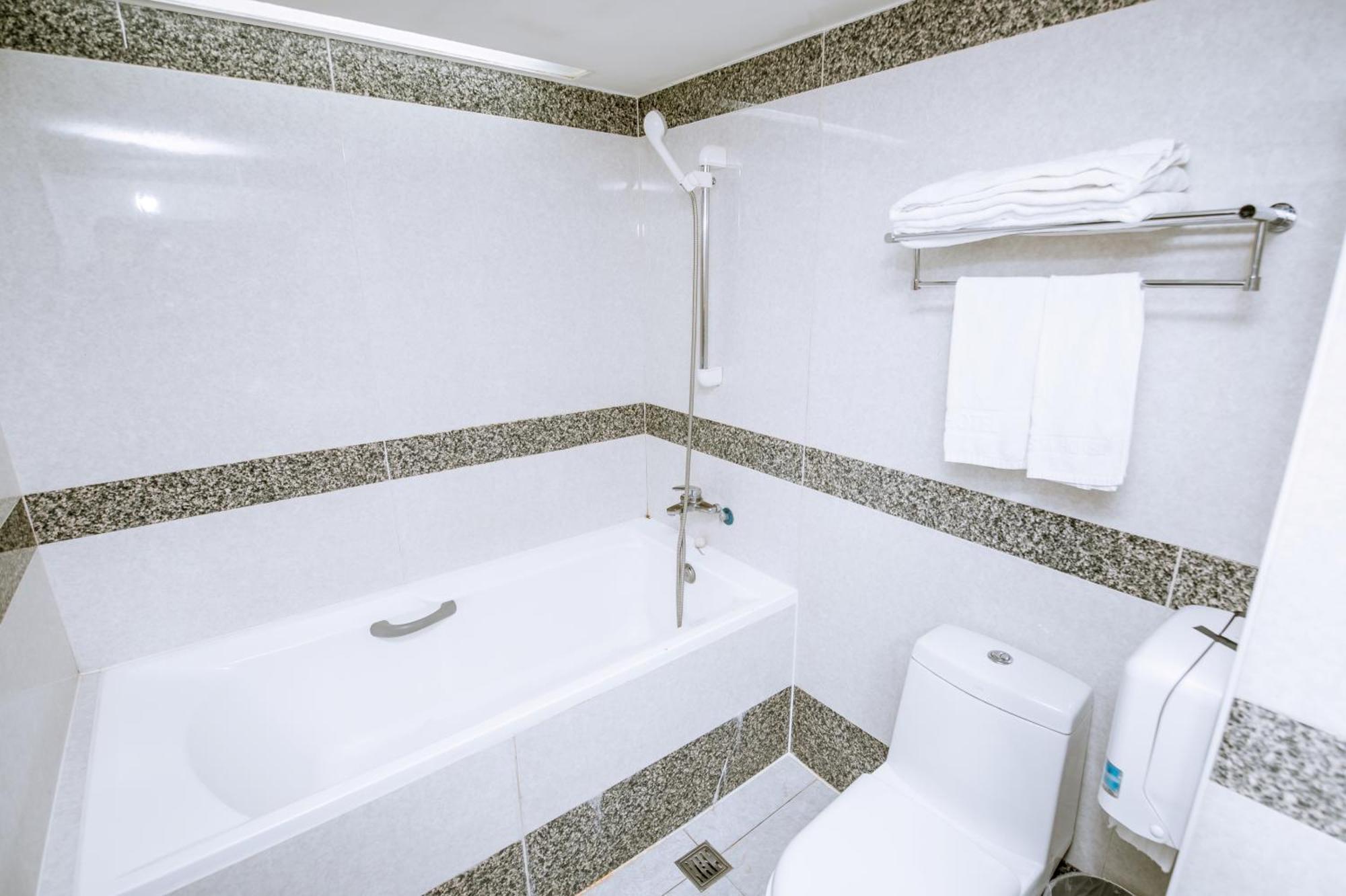 Guide Hotel Taoyuan Fuxing Номер фото
